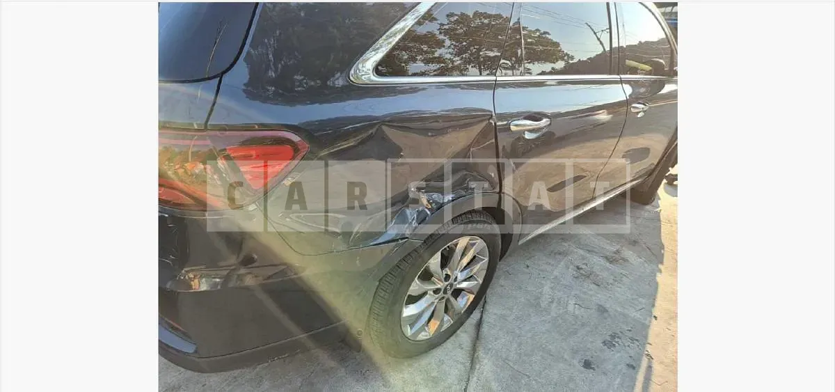 Photo 2 of 38: 2018 Kia Sorento 4WD — Korean insurance auction