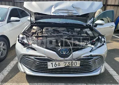 Photo 1 of 20: 2019 Toyota Camry Hybrid — Korean insurance auction