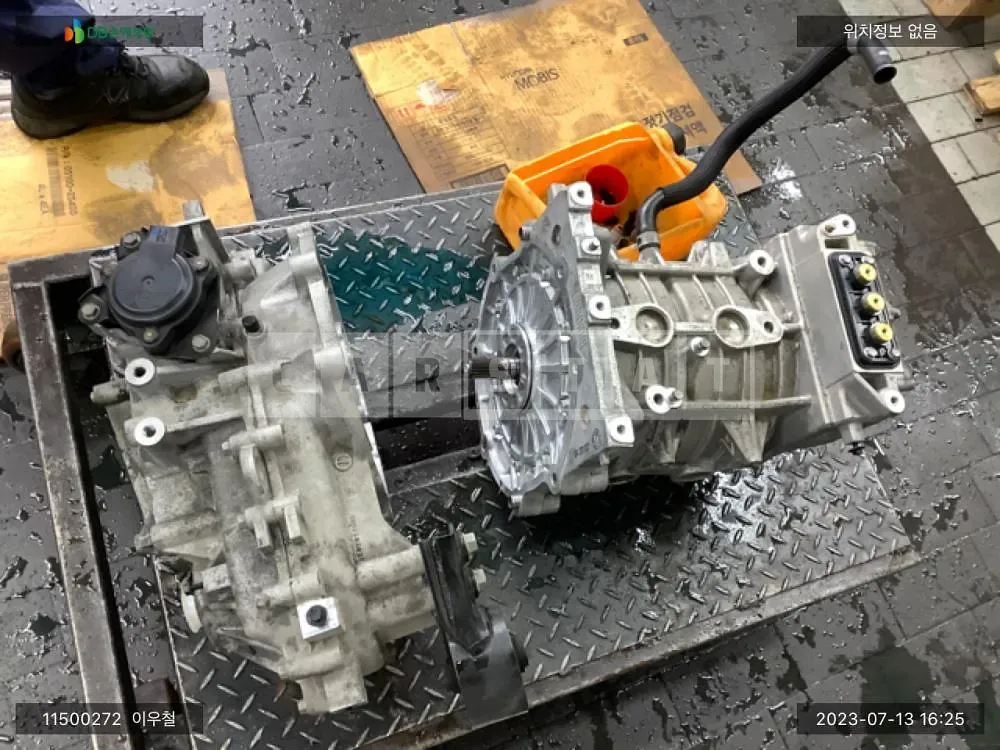 Photo 2 of 8: 2020 Hyundai Auto Parts /Kona Electric Traction Motor Assembly Single Part, VIN KMHK381GFLU082071 — Korean insurance auction