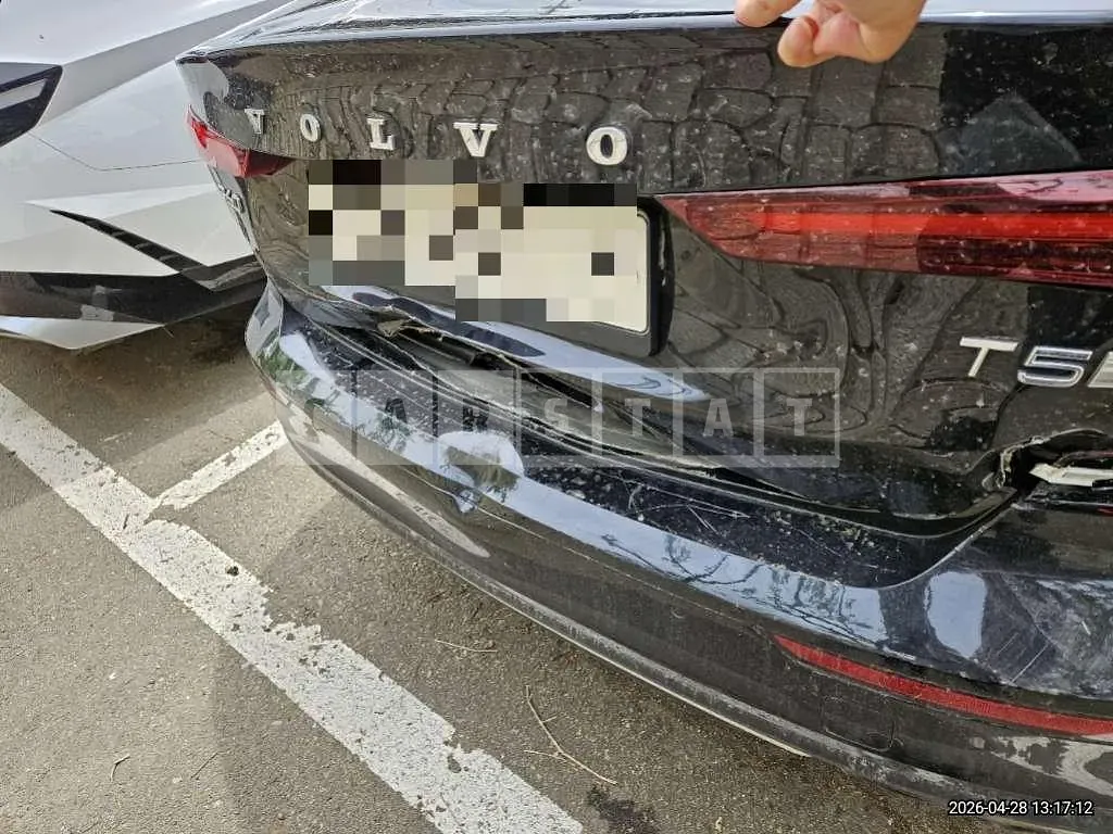 Photo 2 of 22: 2020 Volvo S60T5 — Korean insurance auction