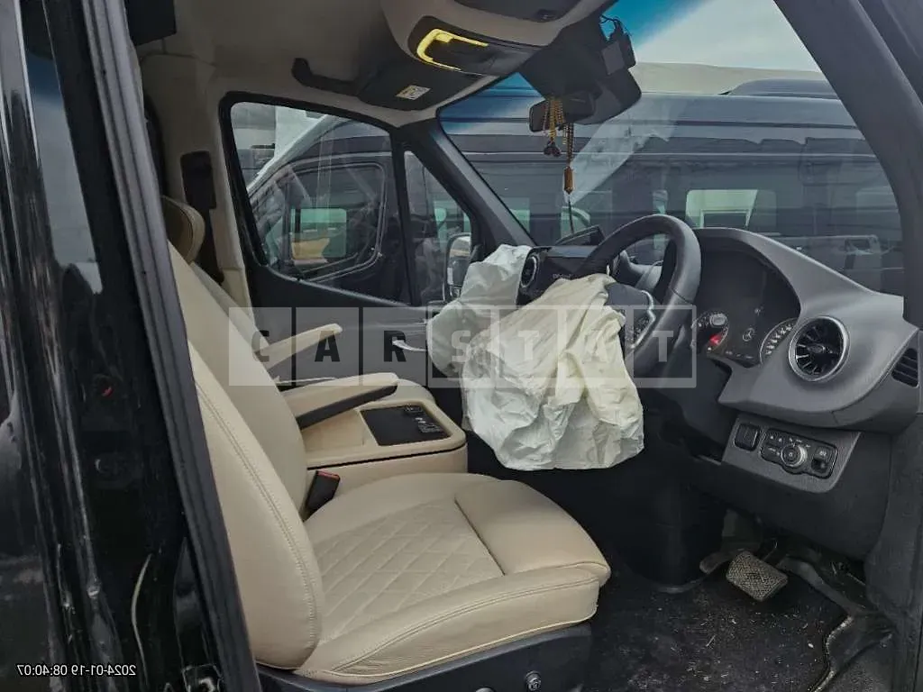 Photo 2 of 9: 2021 Mercedes-Benz Durban 9-Seater Sprinter, VIN W1V907733MP318659 — Korean insurance auction