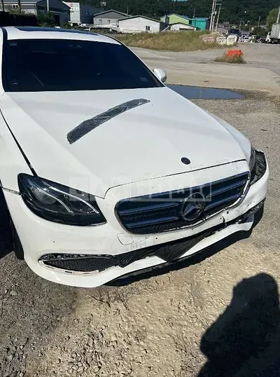 Photo 1 of 40: 2019 Mercedes-Benz E250 — Korean insurance auction