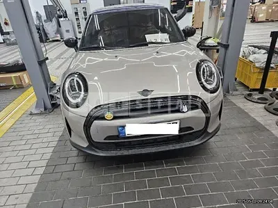 Photo 1 of 50: 2022 MINI Cooper — Korean insurance auction