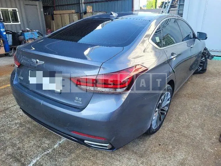 Photo 2 of 35: 2016 Genesis 3.3 — Korean insurance auction