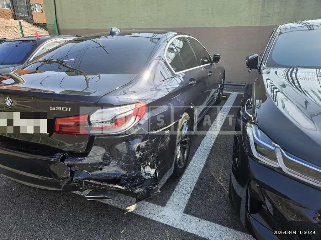 Photo 2 of 6: 2017 BMW 530i xDrive — Korean insurance auction