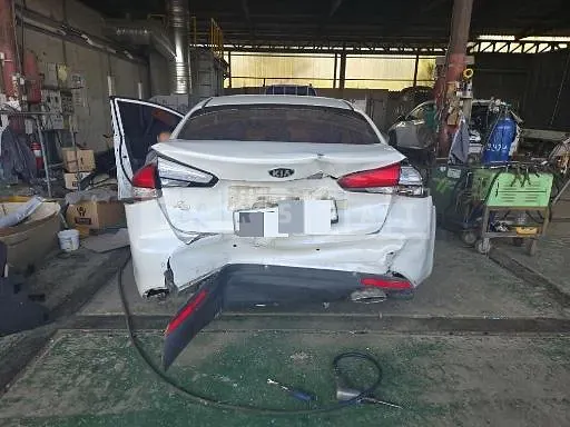 Photo 2 of 8: 2017 Kia Kz — Korean insurance auction
