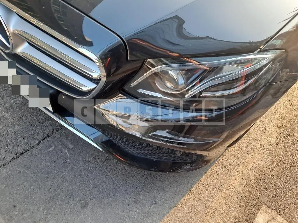 Photo 2 of 16: 2017 Mercedes-Benz E300, VIN WDDZF4JB3HA195228 — Korean insurance auction