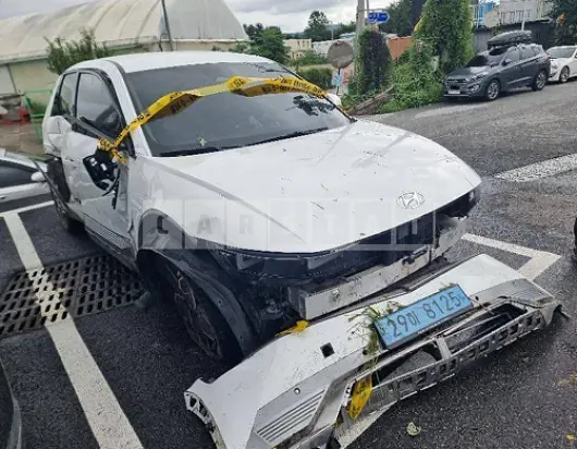 Photo 2 of 18: 2022 Hyundai IONIQ 5, VIN KMHKN81AFNU048445 — Korean insurance auction