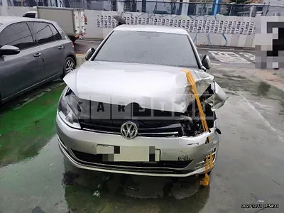 Photo 1 of 32: 2015 Volkswagen Golf 1.6 TDI BMT, VIN WVWZZZAUZFW331952 — Korean insurance auction
