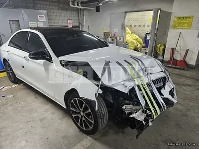 Photo 1 of 15: 2016 Mercedes-Benz E300 — Korean insurance auction