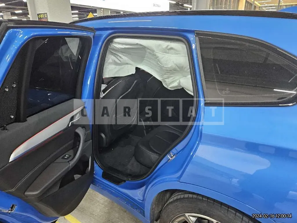 Photo 2 of 28: 2022 BMW X1 xDrive 20i, VIN WBA11DG02N5V24014 — Korean insurance auction