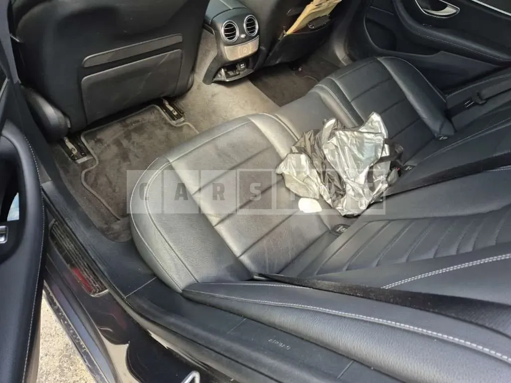 Photo 2 of 15: 2017 Mercedes-Benz E300 4Matic — Korean insurance auction