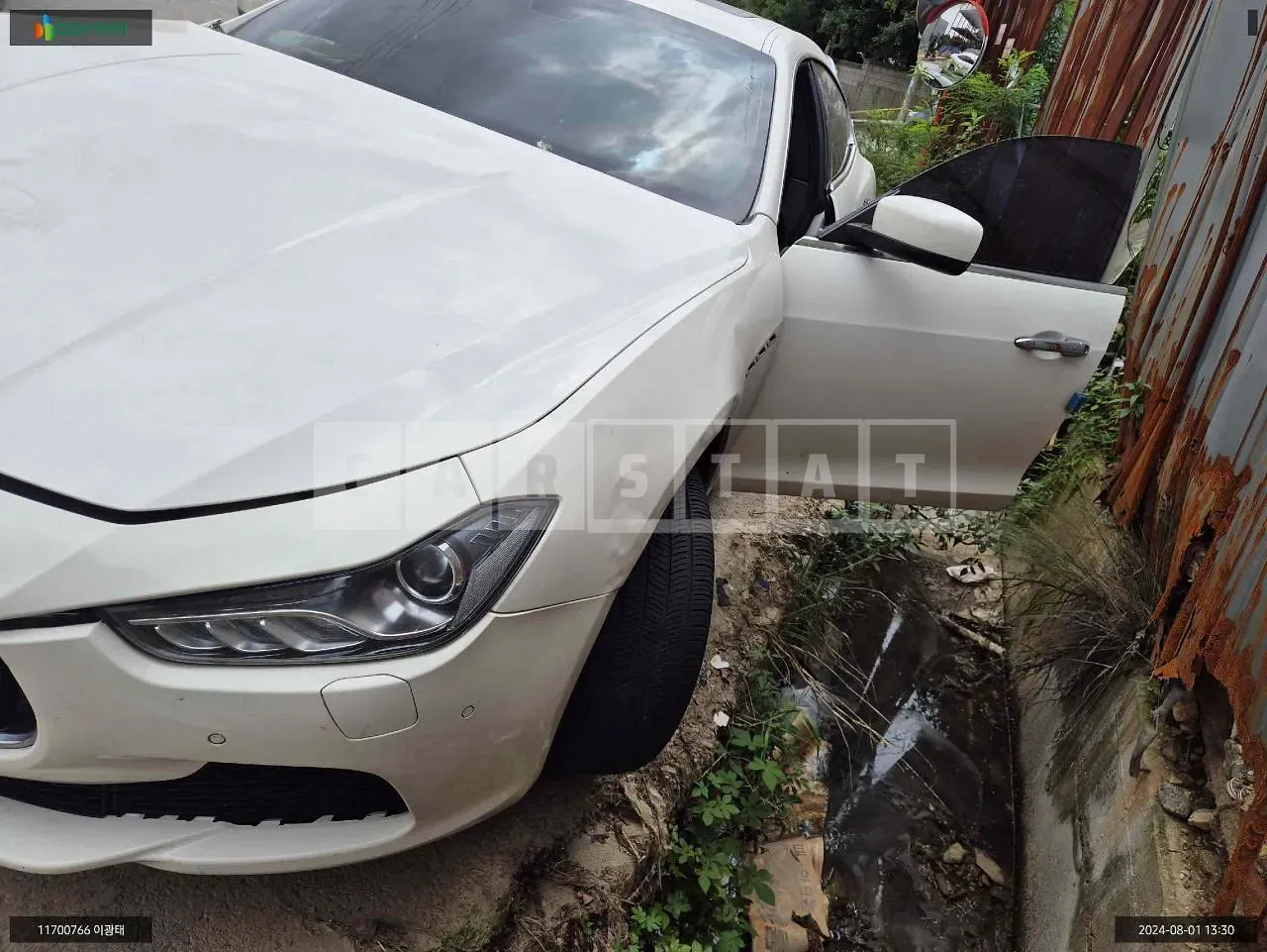 Photo 2 of 11: 2015 Maserati Ghibli Diesel, VIN ZAM57TSA9G1169152 — Korean insurance auction