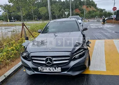 Photo 1 of 19: 2018 Mercedes-Benz C 220d, VIN WDDWF0EB8JR370523 — Korean insurance auction