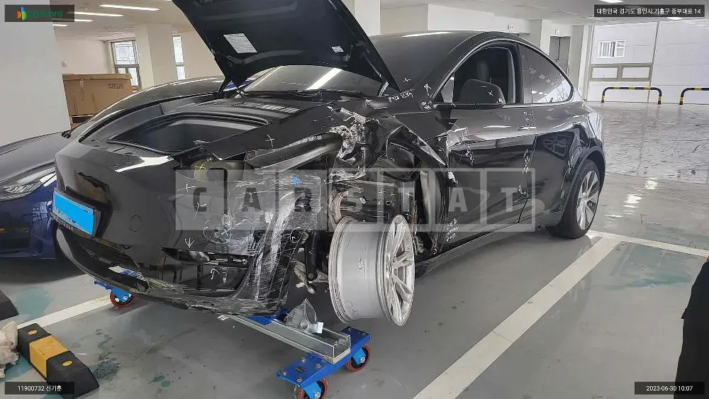 Photo 2 of 11: 2022 Tesla Model Y Long Range, VIN 7SAYGDEE0NF499839 — Korean insurance auction