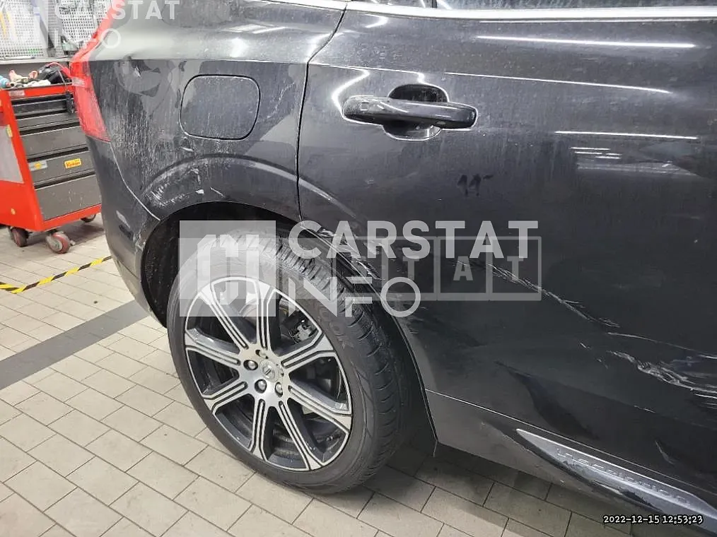 Photo 2 of 6: 2020 Volvo XC60D5 AWD — Korean insurance auction