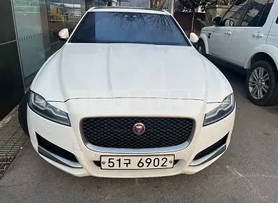 Photo 1 of 13: 2019 Jaguar XF 20d, VIN SAJBB4BN9KCY73753 — Korean insurance auction