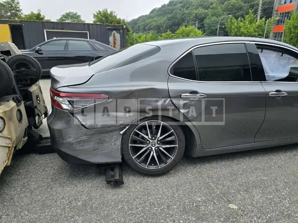 Photo 2 of 11: 2022 Toyota Camry Hybrid — Korean insurance auction