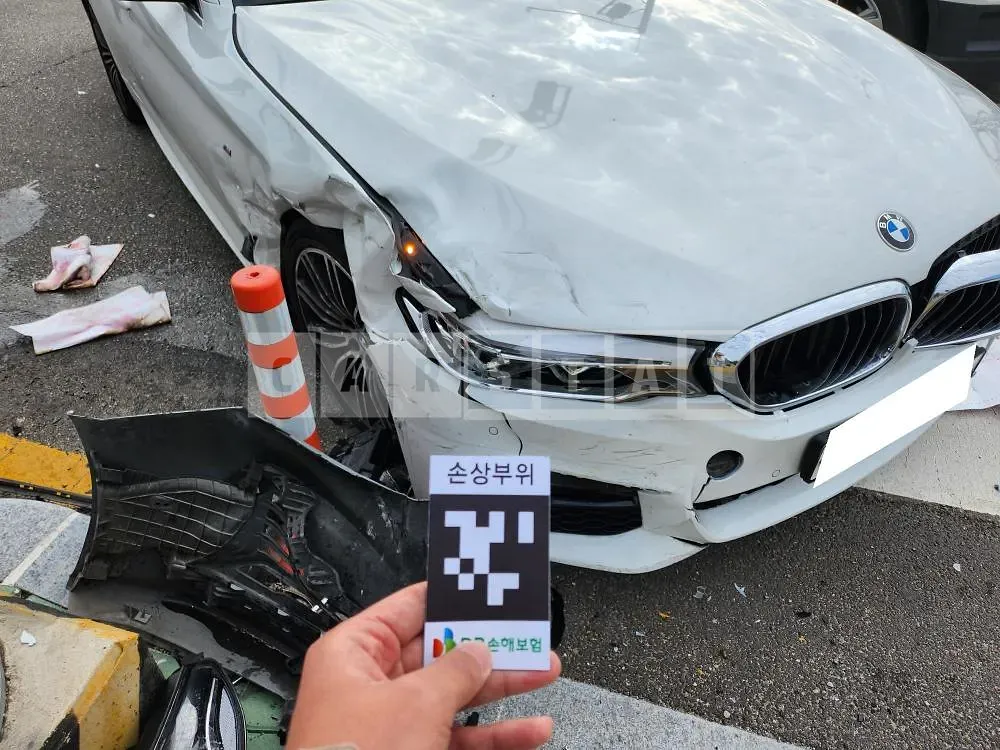 Photo 2 of 10: 2020 BMW 520d M Sport, VIN WBAJF3100LCE78005 — Korean insurance auction