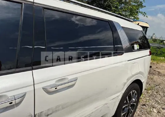 Photo 2 of 20: 2023 Kia Carnival — Korean insurance auction