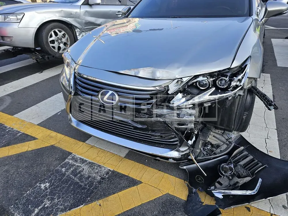 Photo 2 of 23: 2018 Lexus ES300h, VIN JTHBW1GG7J2177150 — Korean insurance auction