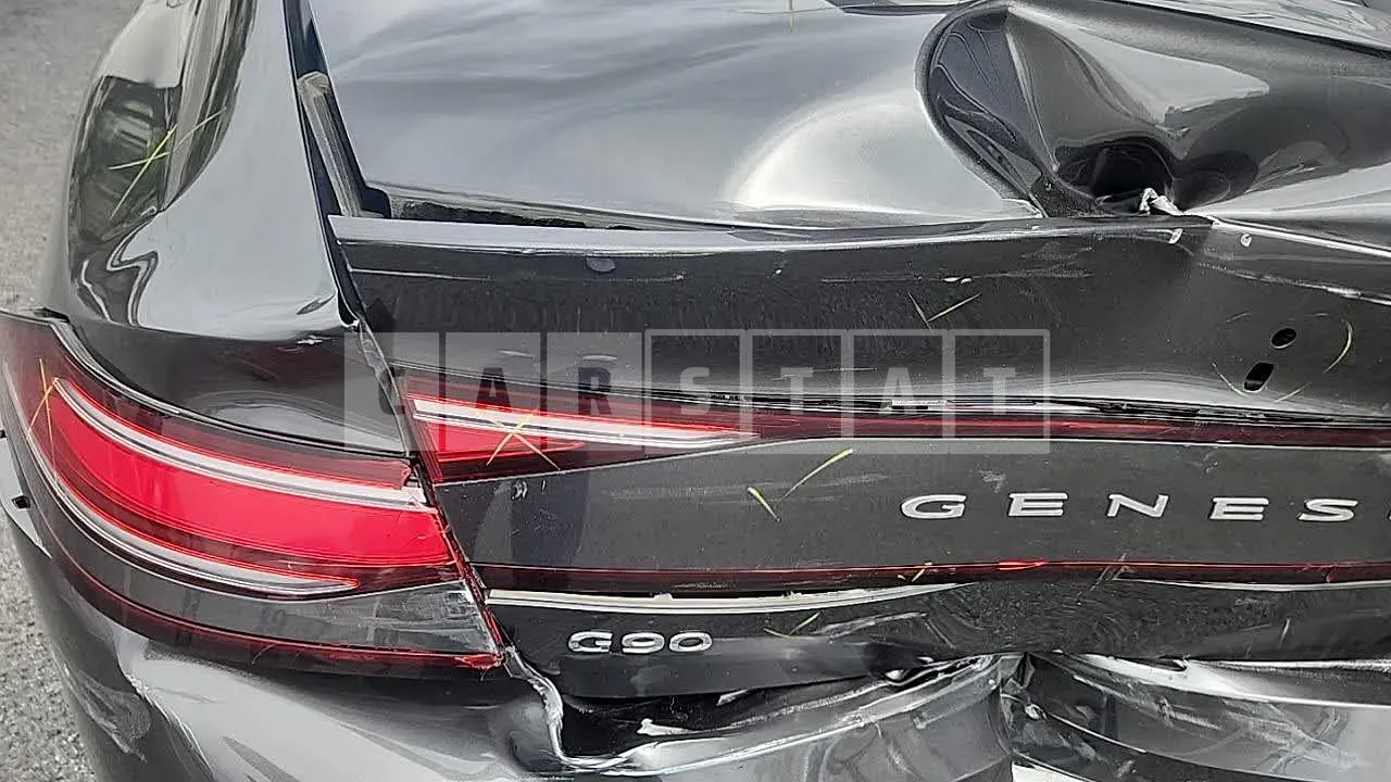 Photo 2 of 36: 2022 Genesis G90, VIN KMTFA41DBNU005167 — Korean insurance auction