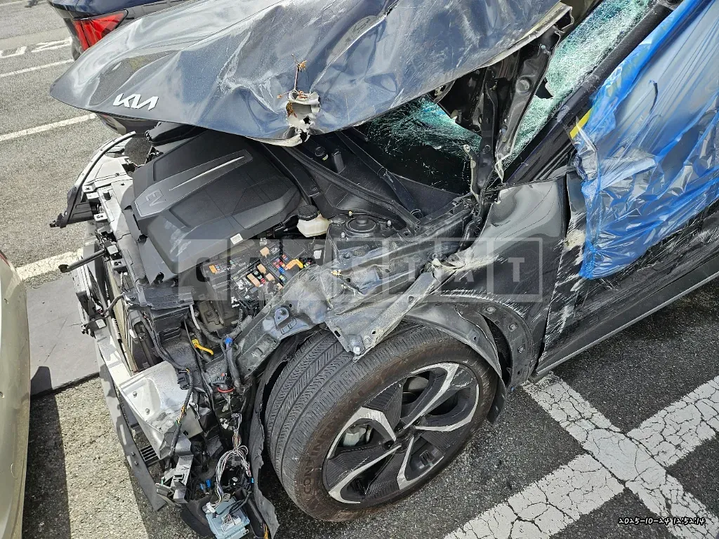 Photo 2 of 21: 2023 Kia EV6 Long Range — Korean insurance auction