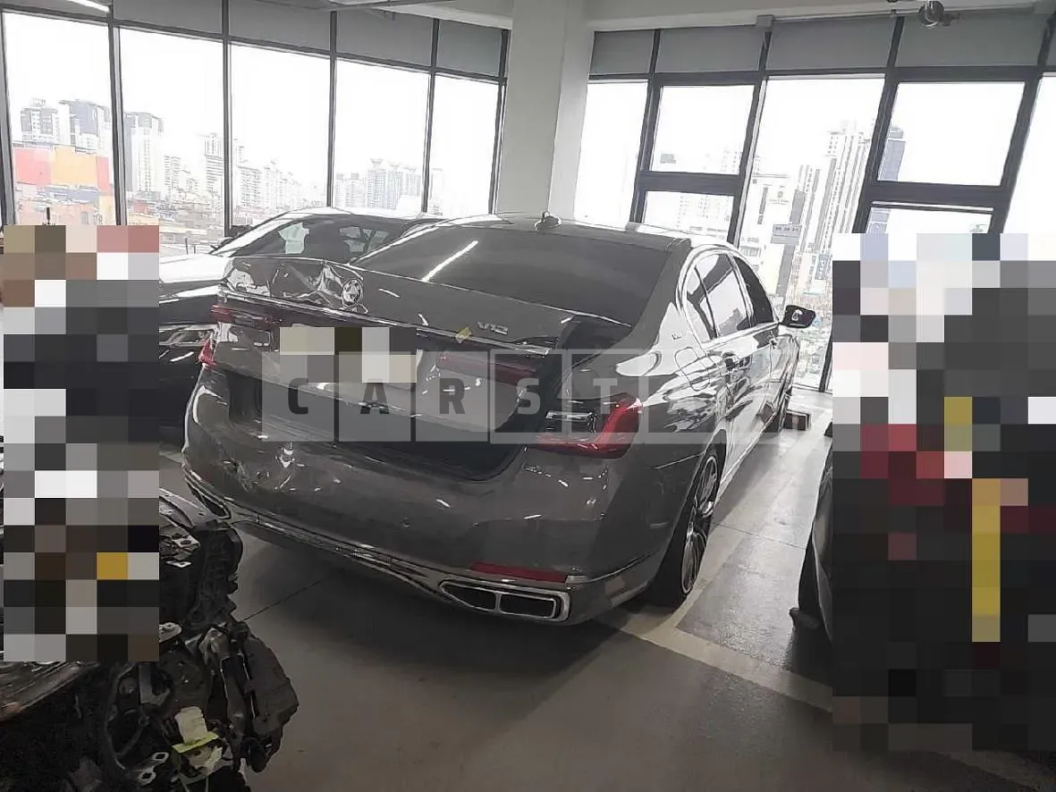 Photo 2 of 136: 2020 BMW M760Li xDrive Modell V12 e, VIN WBA7U6109LCE71264 — Korean insurance auction
