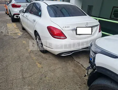 Photo 2 of 9: 2015 Mercedes-Benz C 200, VIN WDDWF4CB0FF069165 — Korean insurance auction