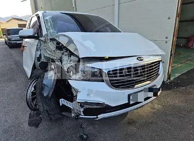 Photo 1 of 17: 2016 Kia Carnival Limousine — Korean insurance auction