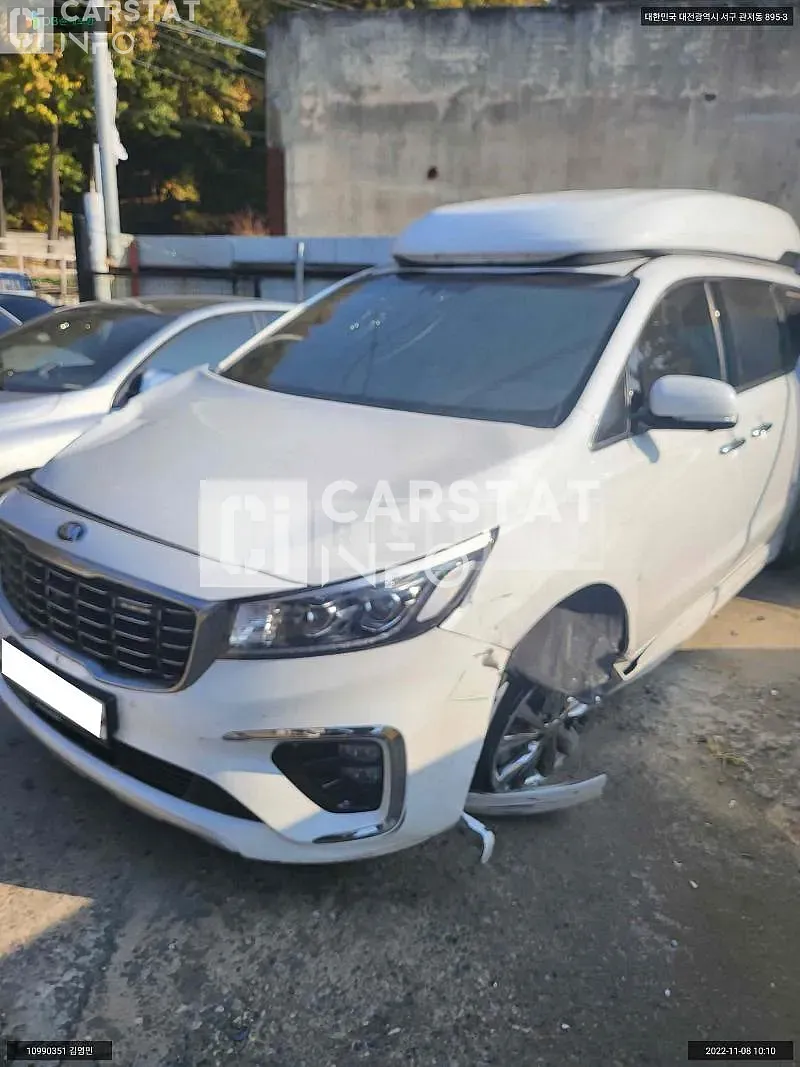 Photo 2 of 7: 2020 Kia Carnival High Limousine, VIN KNAME81ABLS645782 — Korean insurance auction