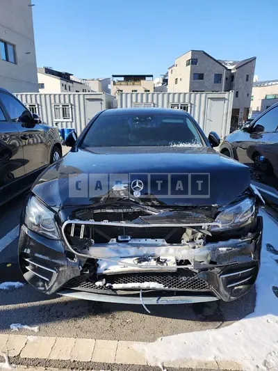 Photo 1 of 6: 2017 Mercedes-Benz E220 d 4Matic, VIN WDDZF0FB8HA286254 — Korean insurance auction