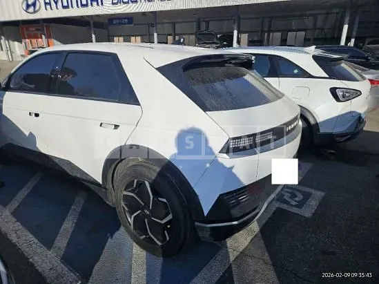 Photo 2 of 23: 2022 Hyundai IONIQ 5 — Korean insurance auction