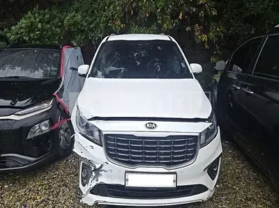 Photo 1 of 30: 2019 Kia Carnival, VIN KNAMC81ABKS457073 — Korean insurance auction