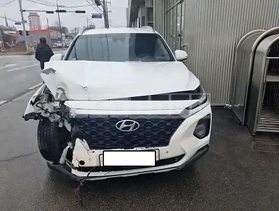 Photo 1 of 17: 2019 Hyundai Santa Fe, VIN KMHS281BDKU007298 — Korean insurance auction