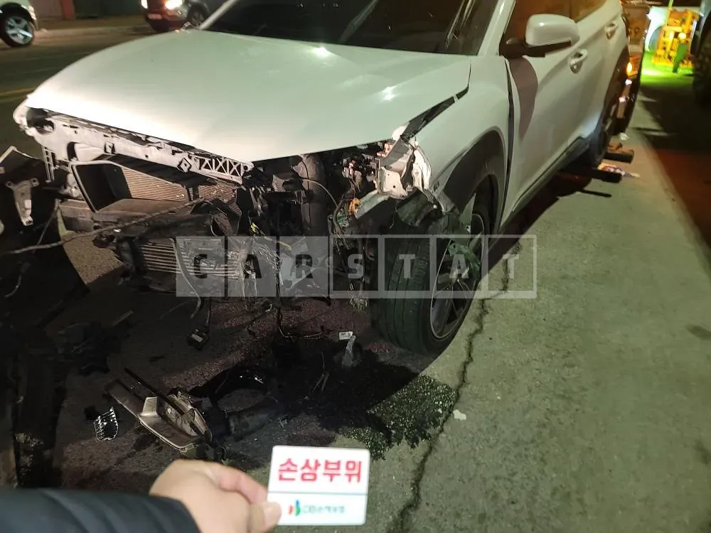 Photo 2 of 14: 2017 Hyundai Kona, VIN KMHK4815GJU030261 — Korean insurance auction