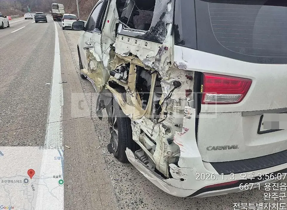 Photo 2 of 8: 2015 Kia Carnivals — Korean insurance auction