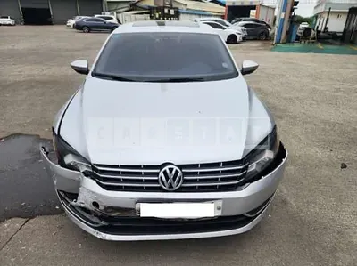 Photo 1 of 13: 2015 Volkswagen Passat 2.0 TDI — Korean insurance auction