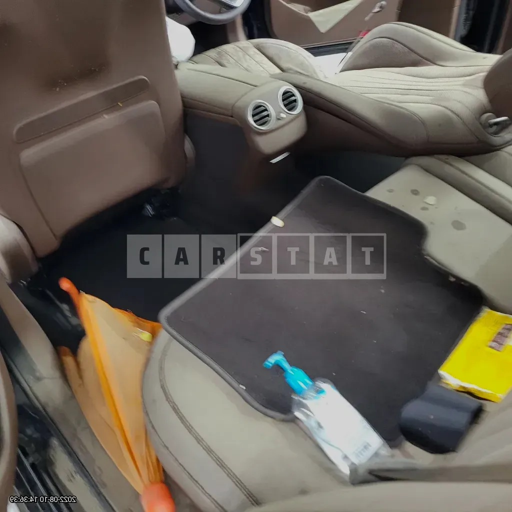 Photo 2 of 9: 2018 Mercedes-Benz E 300, VIN WDDZF4JB3JA456606 — Korean insurance auction