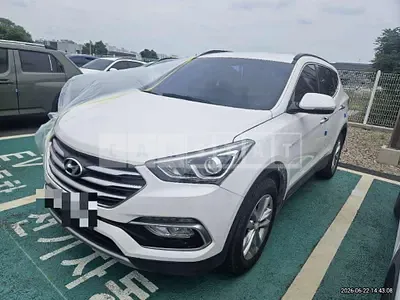 Photo 1 of 15: 2015 Hyundai Santa Fe DM — Korean insurance auction
