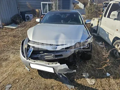 Photo 1 of 9: 2015 Kia K5, VIN KNAGN418BGA623703 — Korean insurance auction