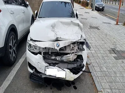 Photo 1 of 13: 2018 BMW 320d, VIN WBA8C5109JK734452 — Korean insurance auction
