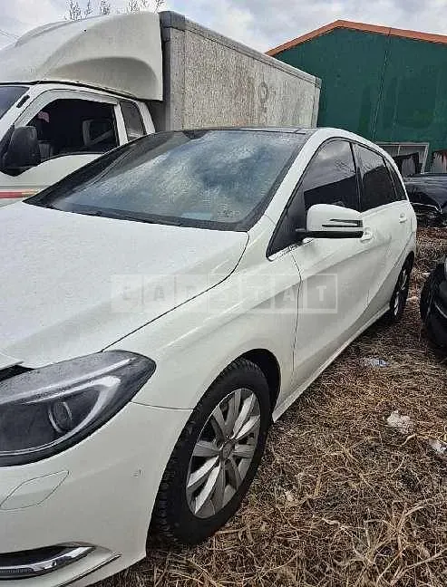 Photo 2 of 14: 2014 Mercedes-Benz B200 CDI — Korean insurance auction
