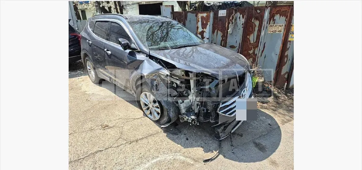 Photo 2 of 15: 2015 Hyundai Santa Fe DM — Korean insurance auction