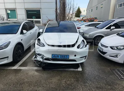 Photo 1 of 9: 2022 Tesla Model Y LongRange, VIN 7SAYGDEE7NF415502 — Korean insurance auction