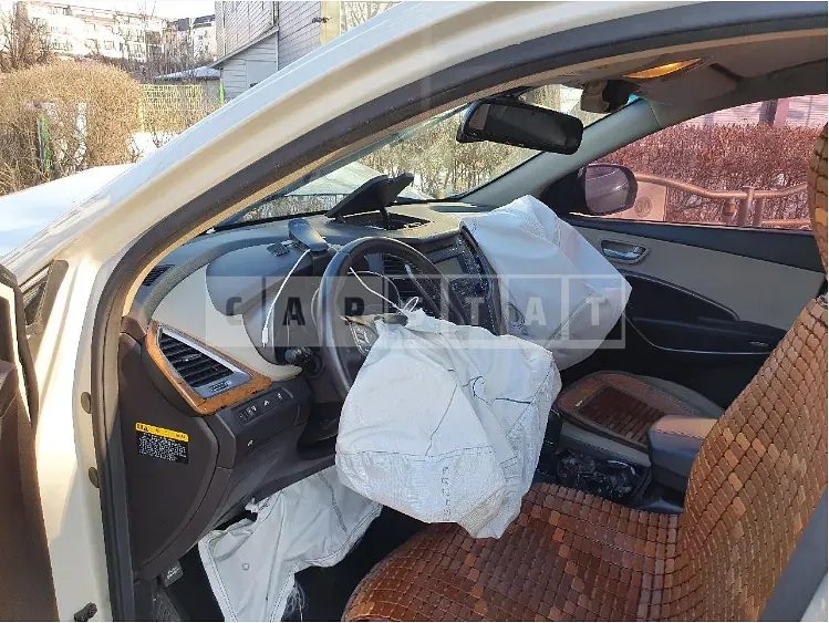 Photo 2 of 11: 2015 Hyundai Santa Fe, VIN KMHSU81UBFU346091 — Korean insurance auction