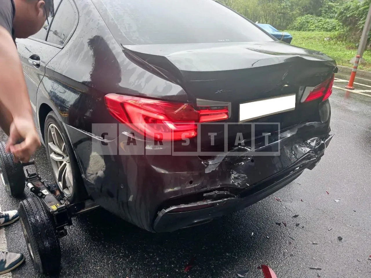 Photo 2 of 10: 2017 BMW 530i xDrive, VIN WBAJD9107HWA92003 — Korean insurance auction