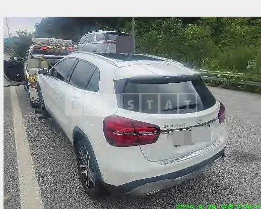 Photo 2 of 29: 2018 Mercedes-Benz GLA220 — Korean insurance auction