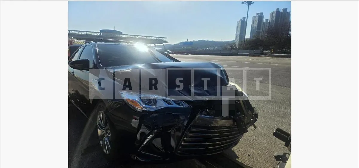Photo 2 of 37: 2016 Toyota Camry Hybrid — Korean insurance auction