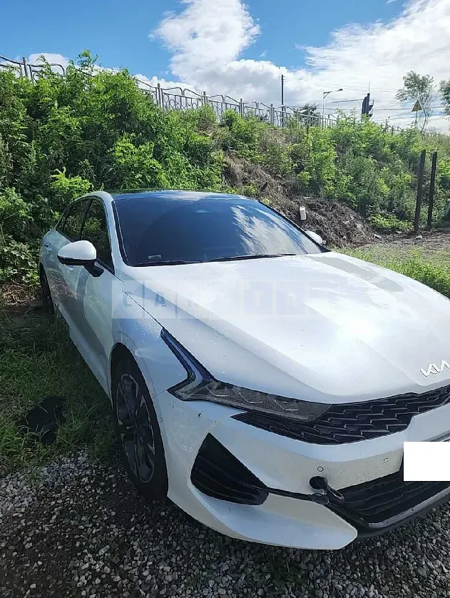 Photo 2 of 15: 2023 Kia K5 — Korean insurance auction